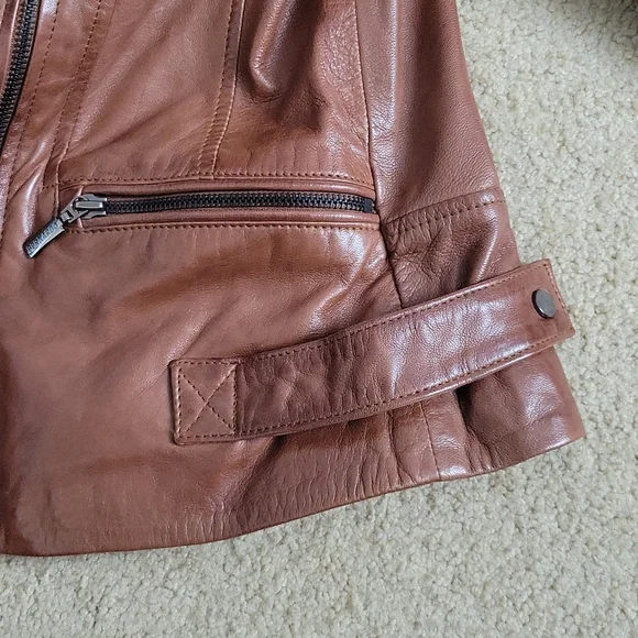 Beautiful Bernardo Genuine Leather Jacket - Picture 4 of 7